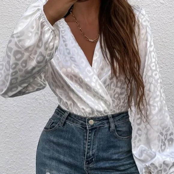 Leopard Print Surplice Puff Sleeve Satin Bodysuit white - Picture 1 of 5